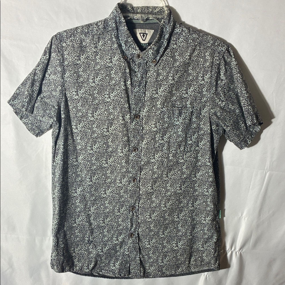 Visalia men’s size small short sleeve shirt